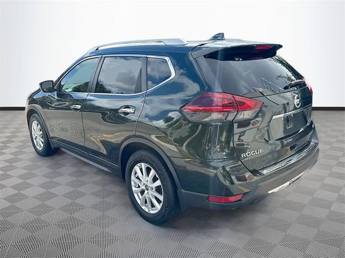 Used 2018 Nissan Rogue SV image 6