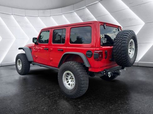 Used 2025 Jeep Wrangler Unlimited Rubicon AWD/4WD image 5