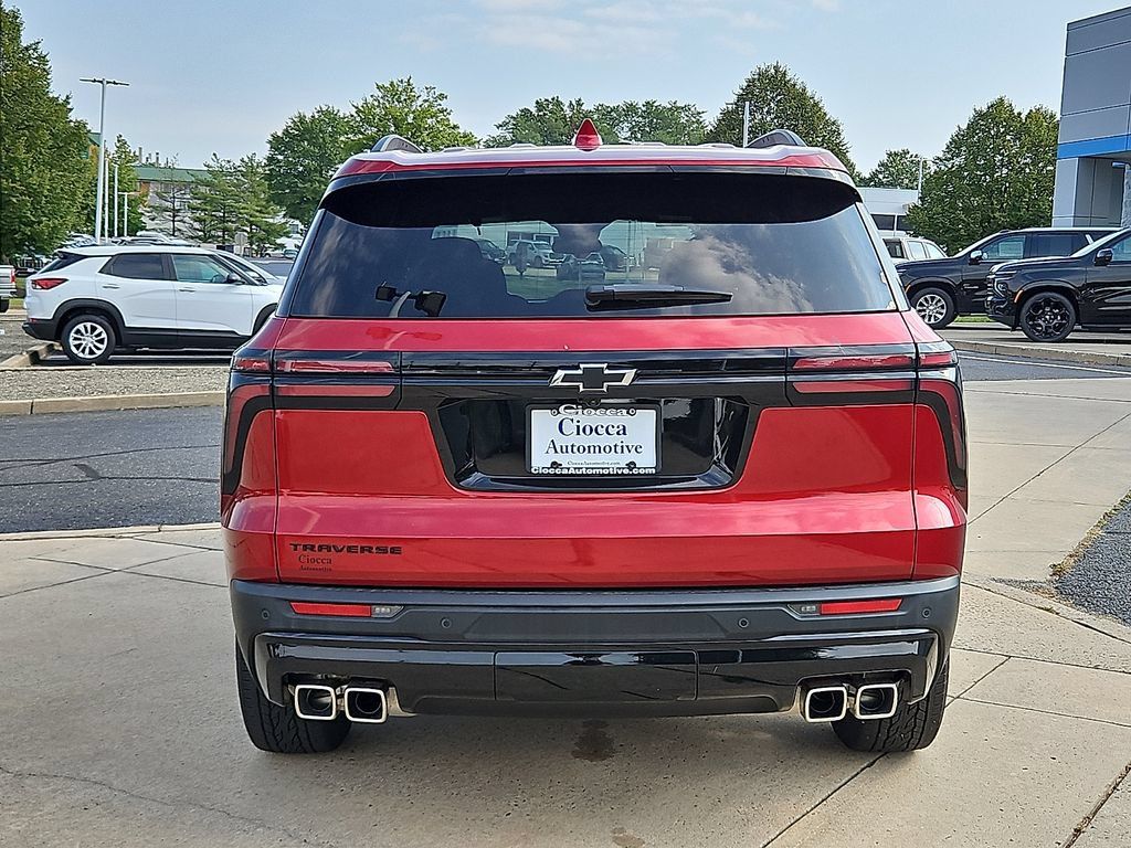 Certified 2025 Chevrolet Traverse LT w/ Midnight/Sport Edition FWD image 5