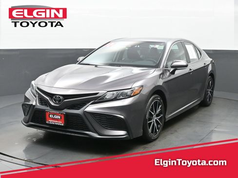 Used 2022 Toyota Camry SE FWD image 1
