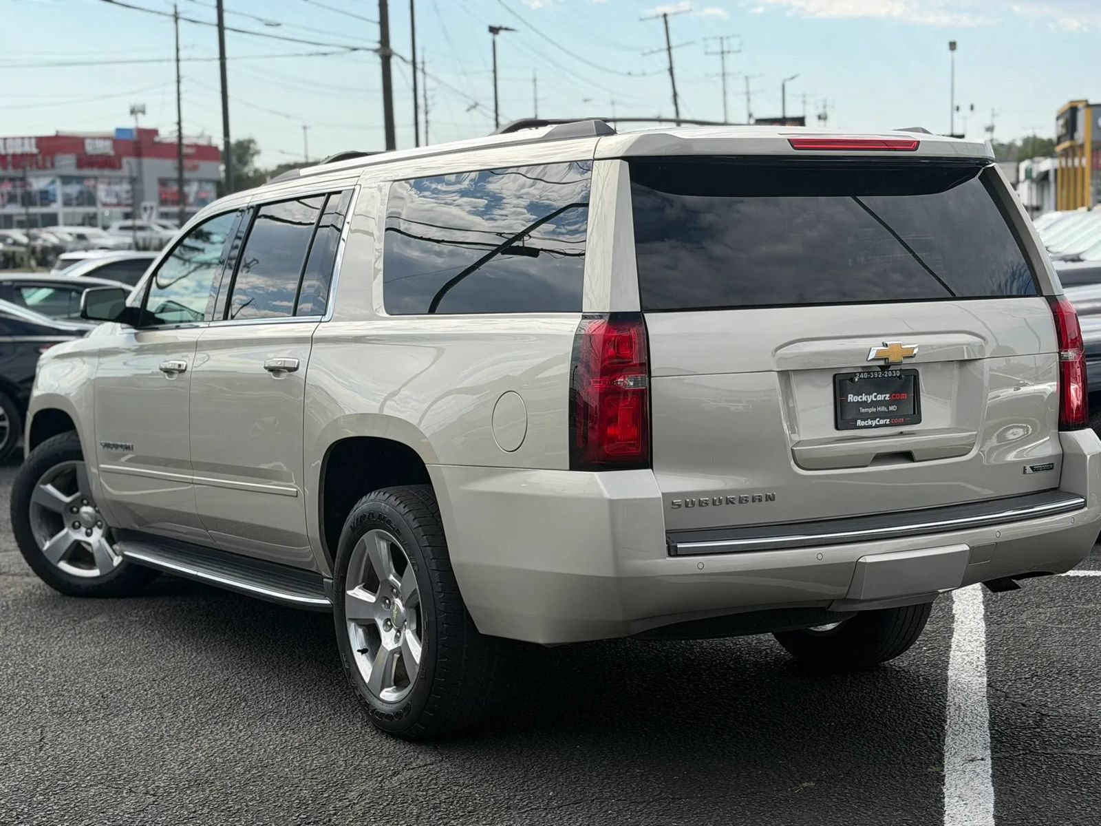 Used 2017 Chevrolet Suburban Premier AWD/4WD image 3