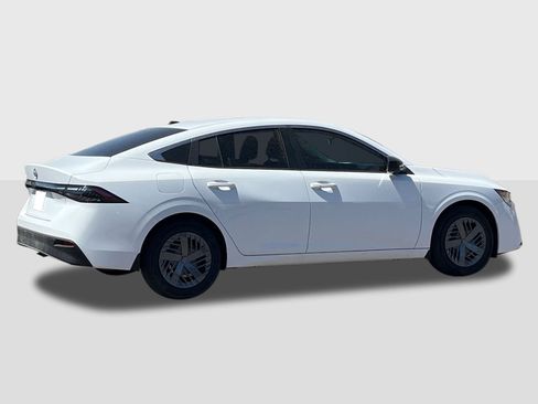 New 2027 Nissan Sentra SV w/ Floor Mat Package FWD image 4