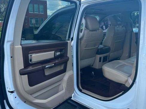 Used 2014 RAM 1500 Laramie w/ Convenience Group AWD/4WD image 16