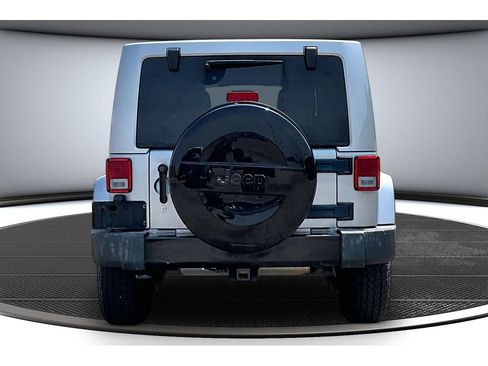 Used 2015 Jeep Wrangler Unlimited Sahara AWD/4WD image 6