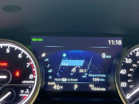 Certified 2022 Toyota Camry XLE w/ Navigation Upgrade Package image 15