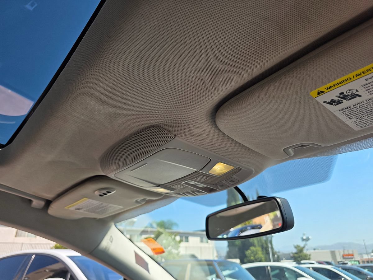 Used 2014 Ford Fusion Titanium FWD image 19