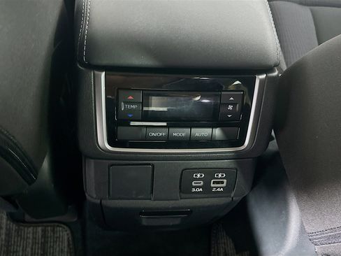 Used 2025 Subaru Ascent Premium image 25