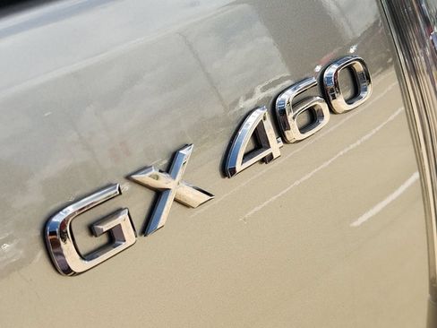 Certified 2022 Lexus GX 460 Premium w/ Premium Plus Package AWD/4WD image 11