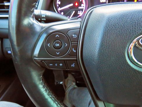 Used 2021 Toyota Camry SE image 24