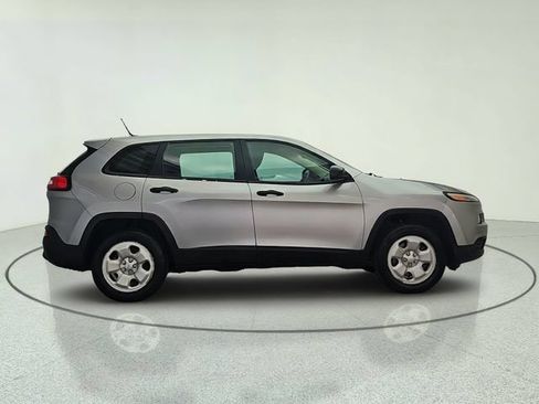 Used 2015 Jeep Cherokee Sport w/ Trailer Tow Group FWD image 7