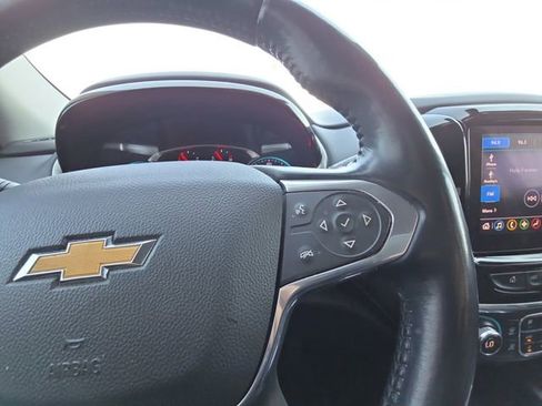 Used 2020 Chevrolet Traverse LT image 12