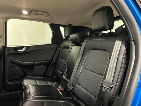 Used 2020 Ford Escape Titanium AWD/4WD image 28