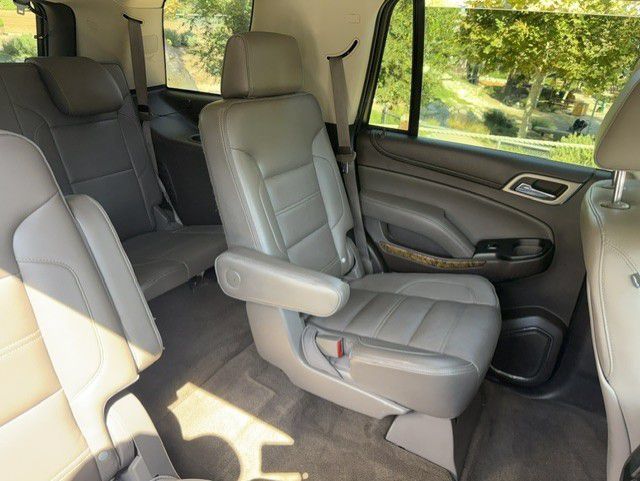Used 2015 GMC Yukon Denali w/ Premium Package AWD/4WD image 5