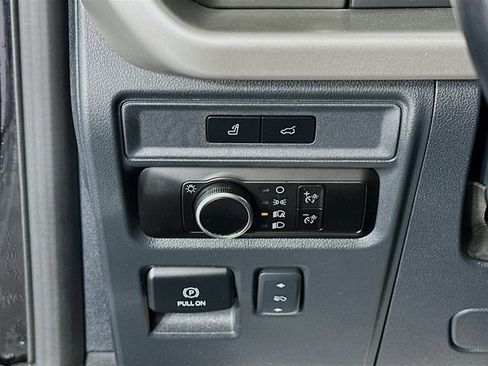 Used 2023 Ford Expedition XLT AWD/4WD image 10