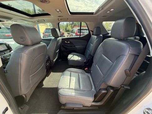 Used 2019 Chevrolet Traverse LT w/ LPO, Blackout Package AWD/4WD image 15