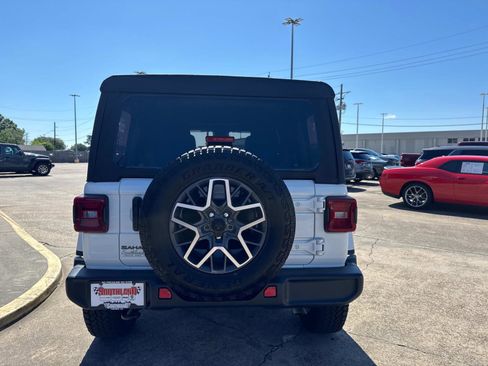 Certified 2025 Jeep Wrangler Unlimited Sahara image 6