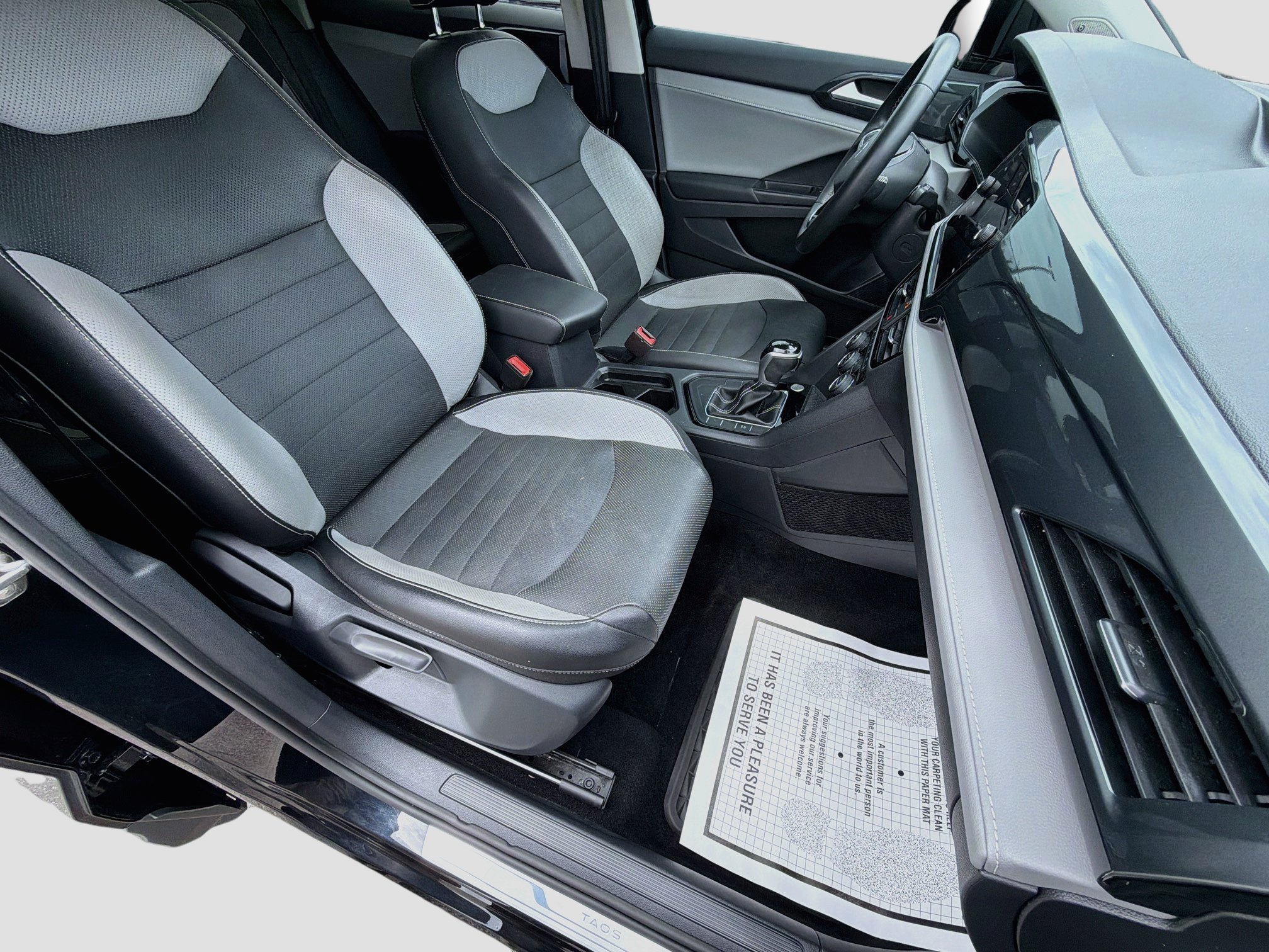 Used 2022 Volkswagen Taos SEL w/ Panoramic Sunroof Package FWD image 14