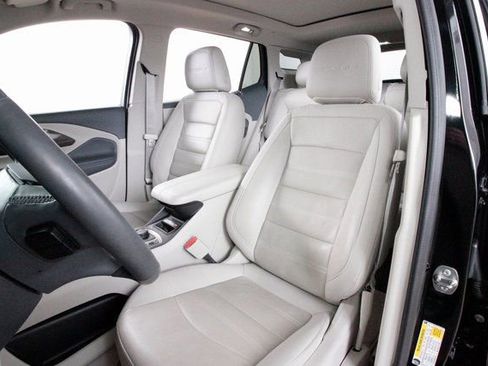 Used 2024 GMC Terrain Denali w/ Black Diamond Edition image 23