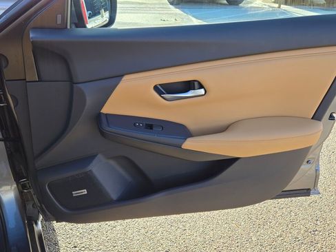 Used 2025 Nissan Sentra SV w/ SV Premium Package image 9