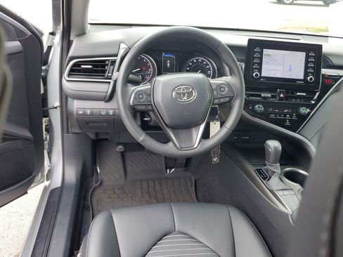 Used 2023 Toyota Camry SE FWD image 10