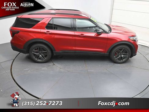 Used 2025 Ford Explorer ST-Line w/ ST-Line Street Pack AWD/4WD image 34