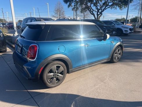 Used 2022 MINI Cooper 2-Door Hardtop image 3