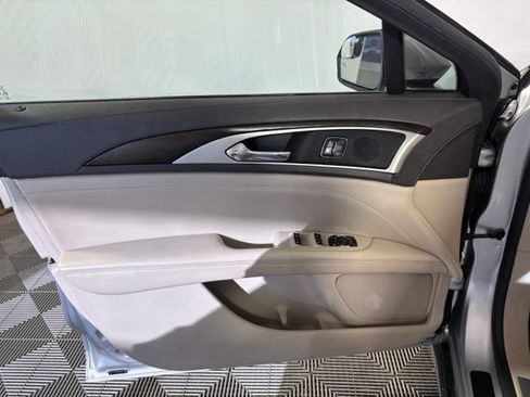 Used 2017 Lincoln MKZ Select w/ Technology Package AWD/4WD image 21