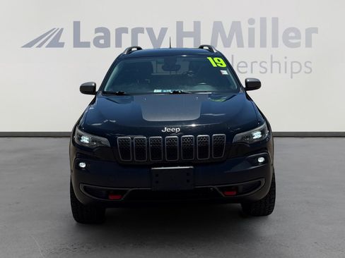 Used 2019 Jeep Cherokee Trailhawk w/ Cold Weather Group AWD/4WD image 8