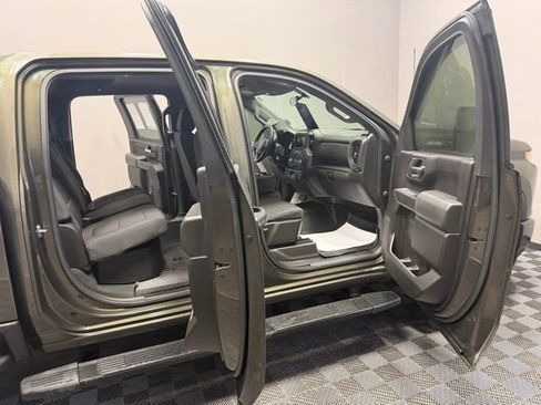 Used 2022 Chevrolet Silverado 2500 Custom w/ Custom Convenience Package image 19