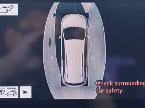 Certified 2023 Toyota Sienna Platinum image 28