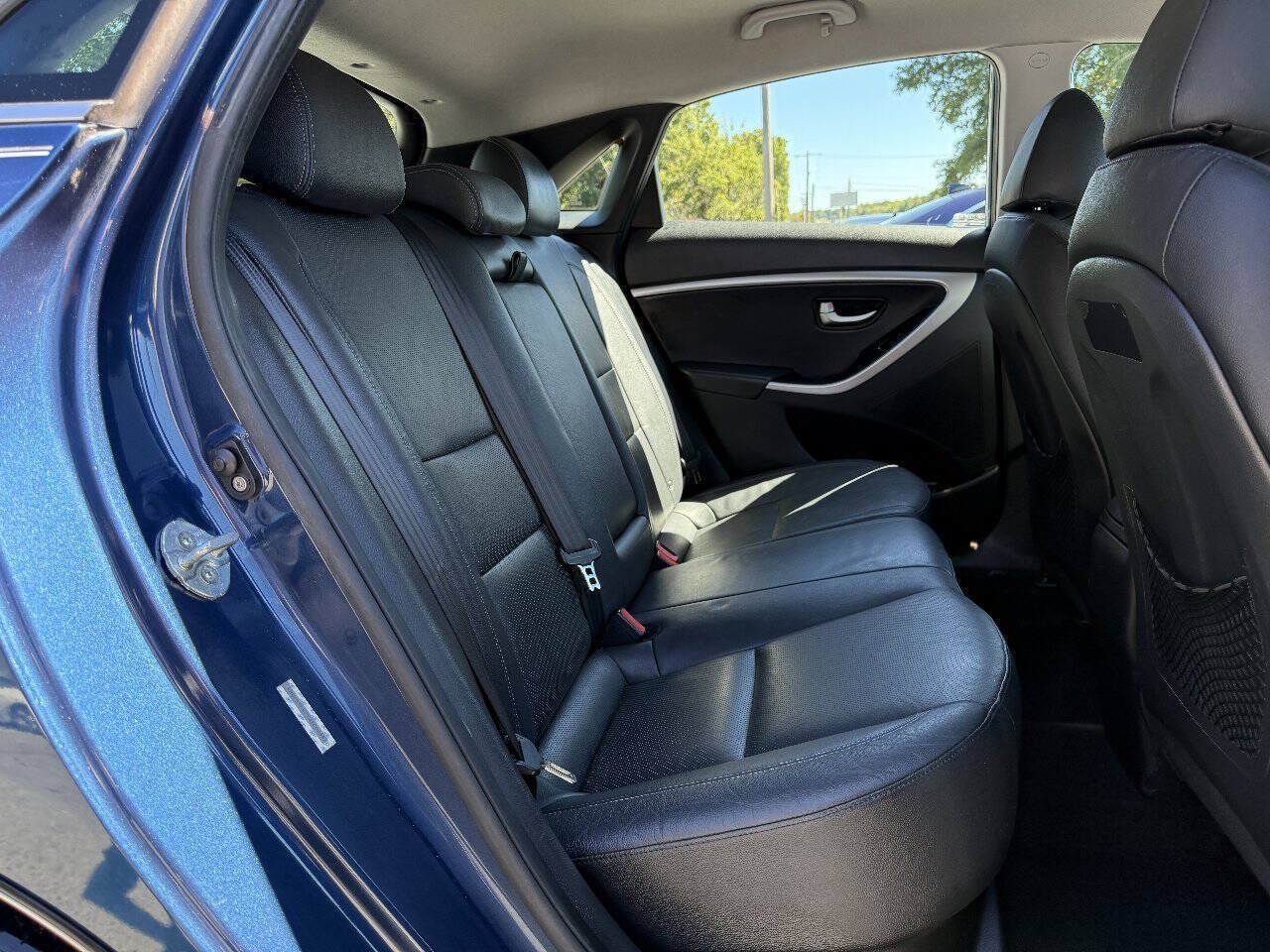 Used 2015 Hyundai Elantra GT w/ Option Group 02 FWD image 13