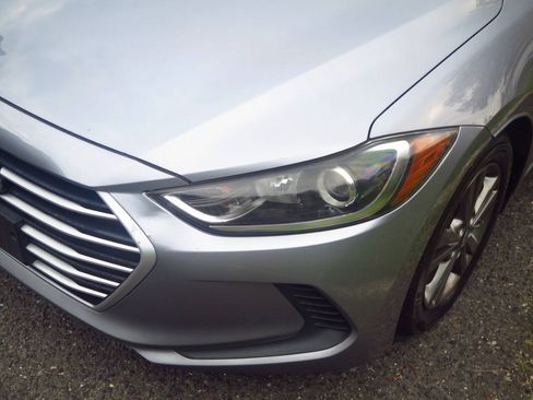 Used 2017 Hyundai Elantra SE FWD image 28