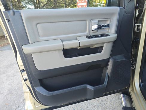 Used 2011 RAM 1500 Big Horn image 9