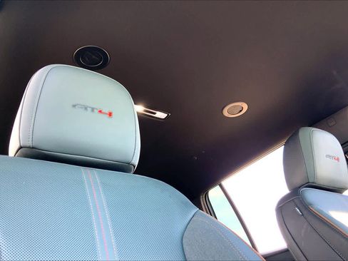 Used 2024 GMC Acadia AT4 w/ Luxury Package image 13