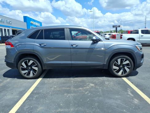 Used 2024 Volkswagen Atlas Cross Sport SE AWD/4WD image 28