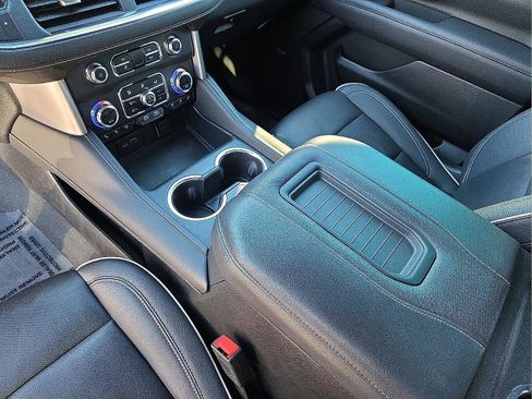 Used 2023 GMC Yukon SLT image 25