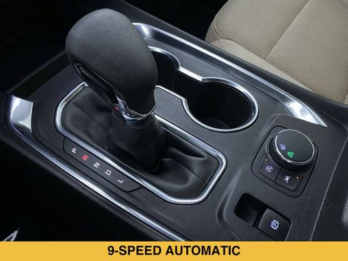 Certified 2022 Chevrolet Traverse LS FWD image 7