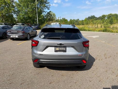 Used 2025 Chevrolet Trax RS w/ Driver Confidence Package FWD image 7
