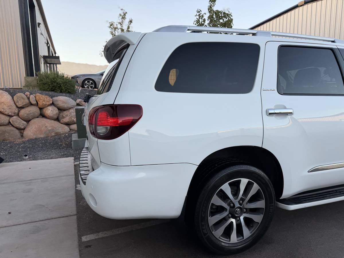 Used 2018 Toyota Sequoia Limited w/ Safety & Convenience Package AWD/4WD image 9