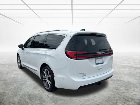 New 2025 Chrysler Pacifica Pinnacle w/ Trailer Tow Group image 6