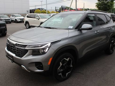 Used 2025 Kia Seltos S AWD/4WD image 2