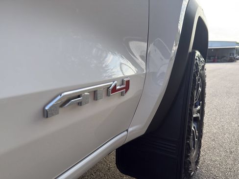 Used 2024 GMC Canyon AT4 w/ Technology Package AWD/4WD image 16
