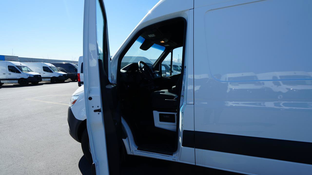 Used 2024 Mercedes-Benz Sprinter 2500 image 6