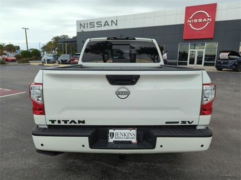 Certified 2023 Nissan Titan SV w/ SV Convenience Package image 6