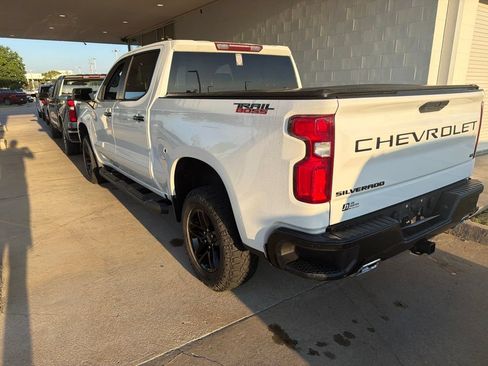 Used 2022 Chevrolet Silverado 1500 LT Trail Boss w/ Bed Protection Package AWD/4WD image 4