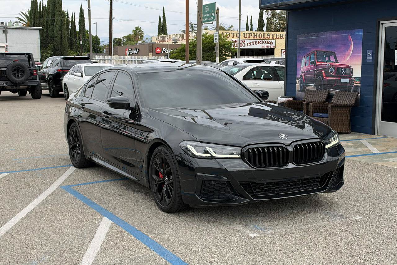 Used 2023 BMW 530i w/ M Sport Package RWD image 4