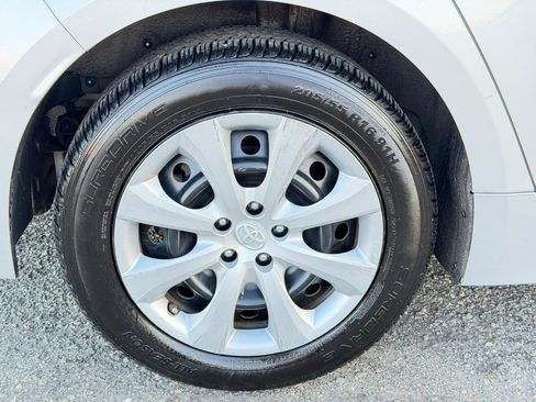 Used 2021 Toyota Corolla LE image 73