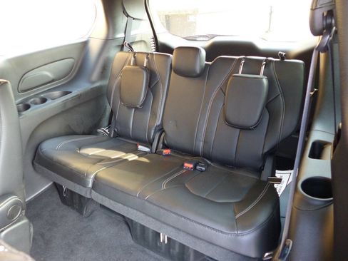 Used 2026 Chrysler Pacifica Select FWD image 46