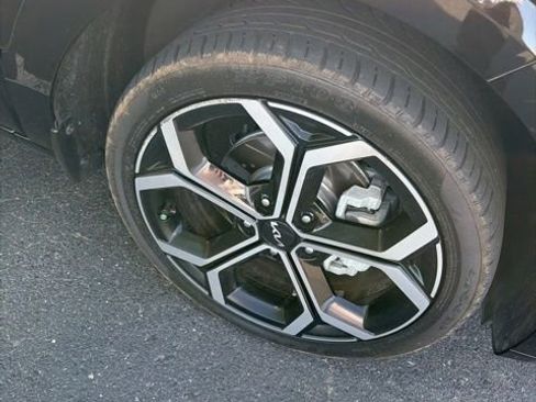 Used 2023 Kia Niro SX Touring FWD image 5