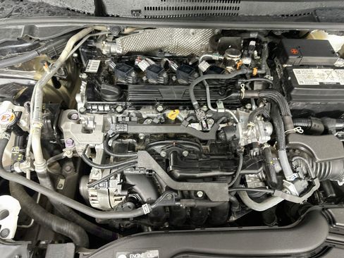 Used 2025 Toyota Corolla LE FWD image 31